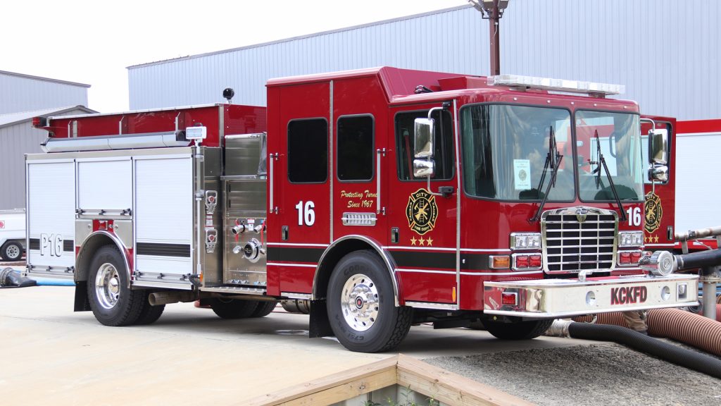 US Fire Apparatus Custom Pumper h-1006 photo 1