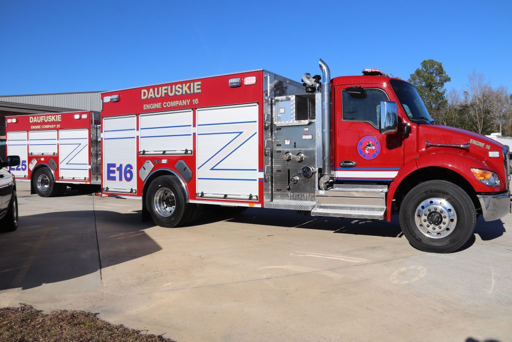 Kenworth T480 chassis Cummins L9 450HP engine 1500 Gallon water 1500GPM Hale pump module Extruded aluminum body